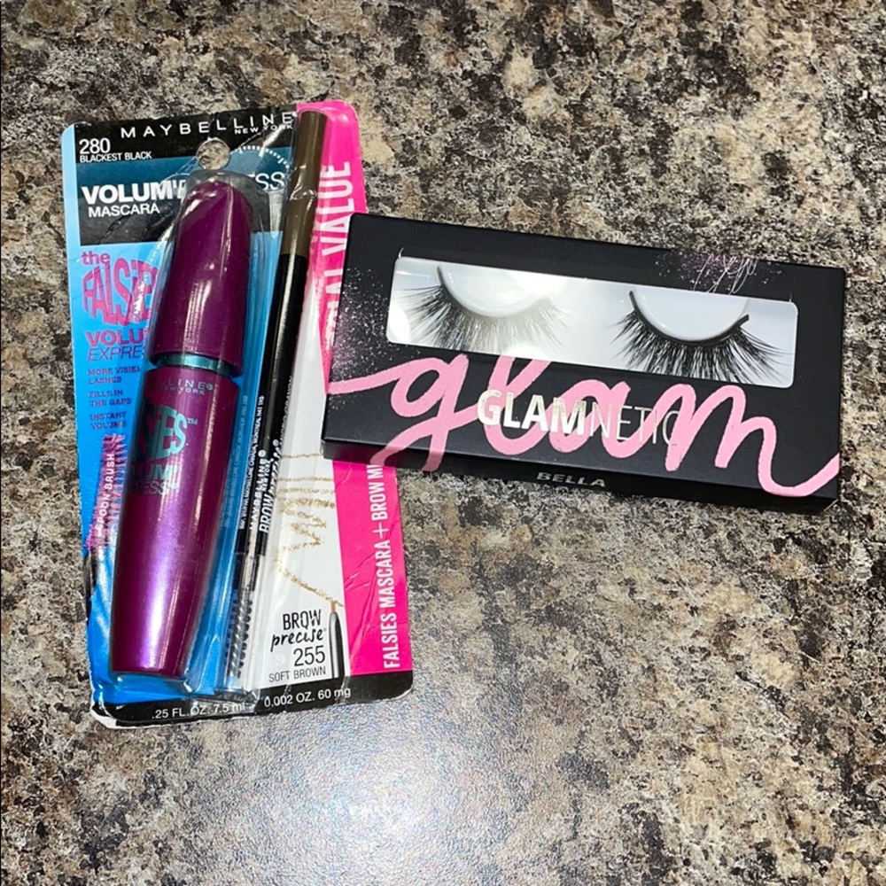 Mascara and eyelashes